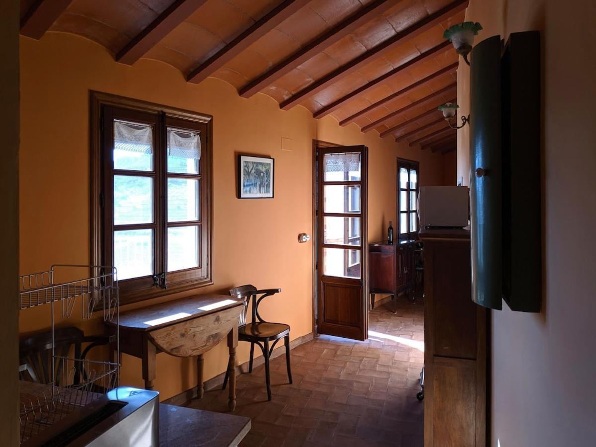 L'Academia De La Vilella Baixa Bagian luar foto
