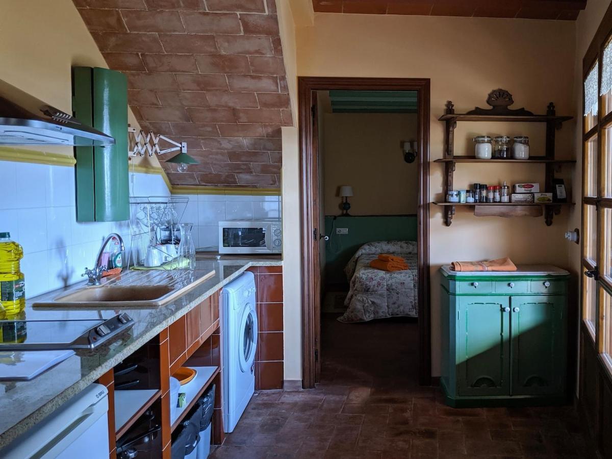 L'Academia De La Vilella Baixa Bagian luar foto